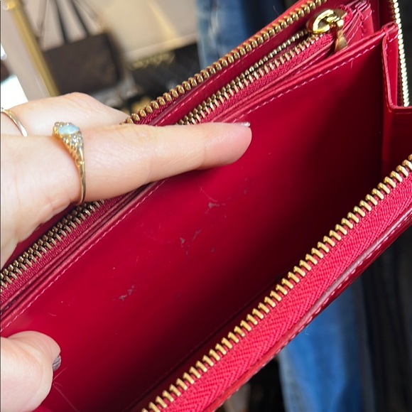 Louis Vuitton Red Vernis Zippy Leather Wallet - Picture 12 of 15